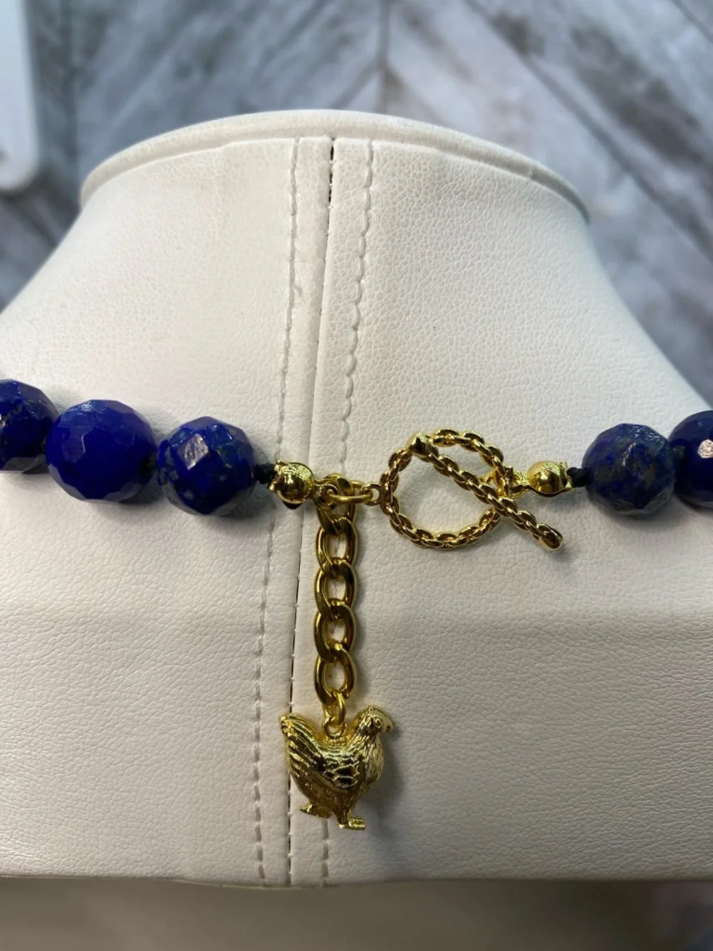 Facetd Lapis Lazuli 10 mm hand knotted 22 inch necklace Aprilsplace - Picture 2 of 9